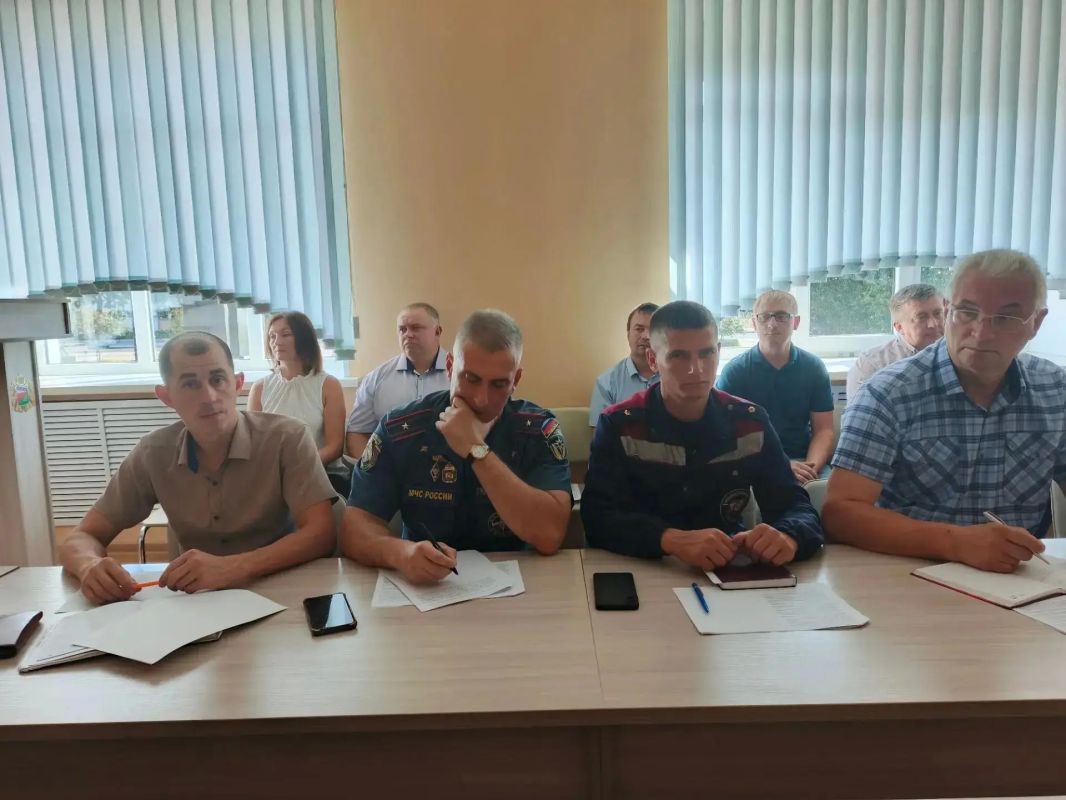 В зале заседаний Администрации Фатежского района состоялось совместное заседание антитеррористической комиссии, КЧС и ОПБ Фатежского района