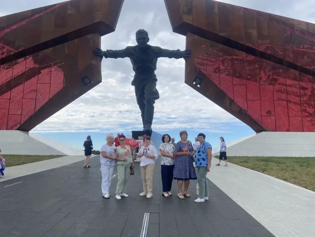 В день 83-й годовщины Победы в Курской битве получатели социальных услуг учреждения «Ветеран» приняли участие в акции «Поезд Победы - Дорога Памяти» В день 83-й годовщины Победы в Курской битве получатели социальных услуг учреждения «Ветеран» приняли участие в акции «Поезд Победы - Дорога Памяти»