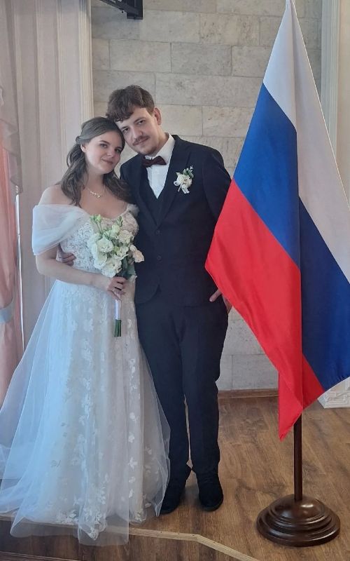 В минувшие выходные в День Государственного флага России в железногорском ЗАГСе было по-настоящему жарко! В минувшие выходные в День Государственного флага России в железногорском ЗАГСе было по-настоящему жарко!