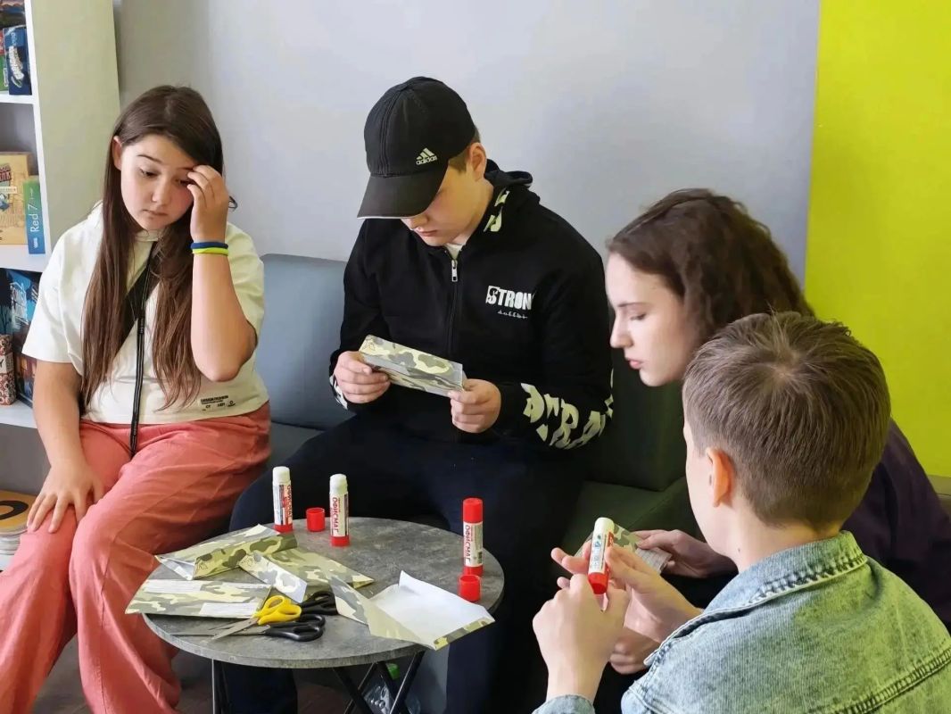 В «Гелиосе» продолжается Всероссийская акция «Письмо солдату» В «Гелиосе» продолжается Всероссийская акция «Письмо солдату»