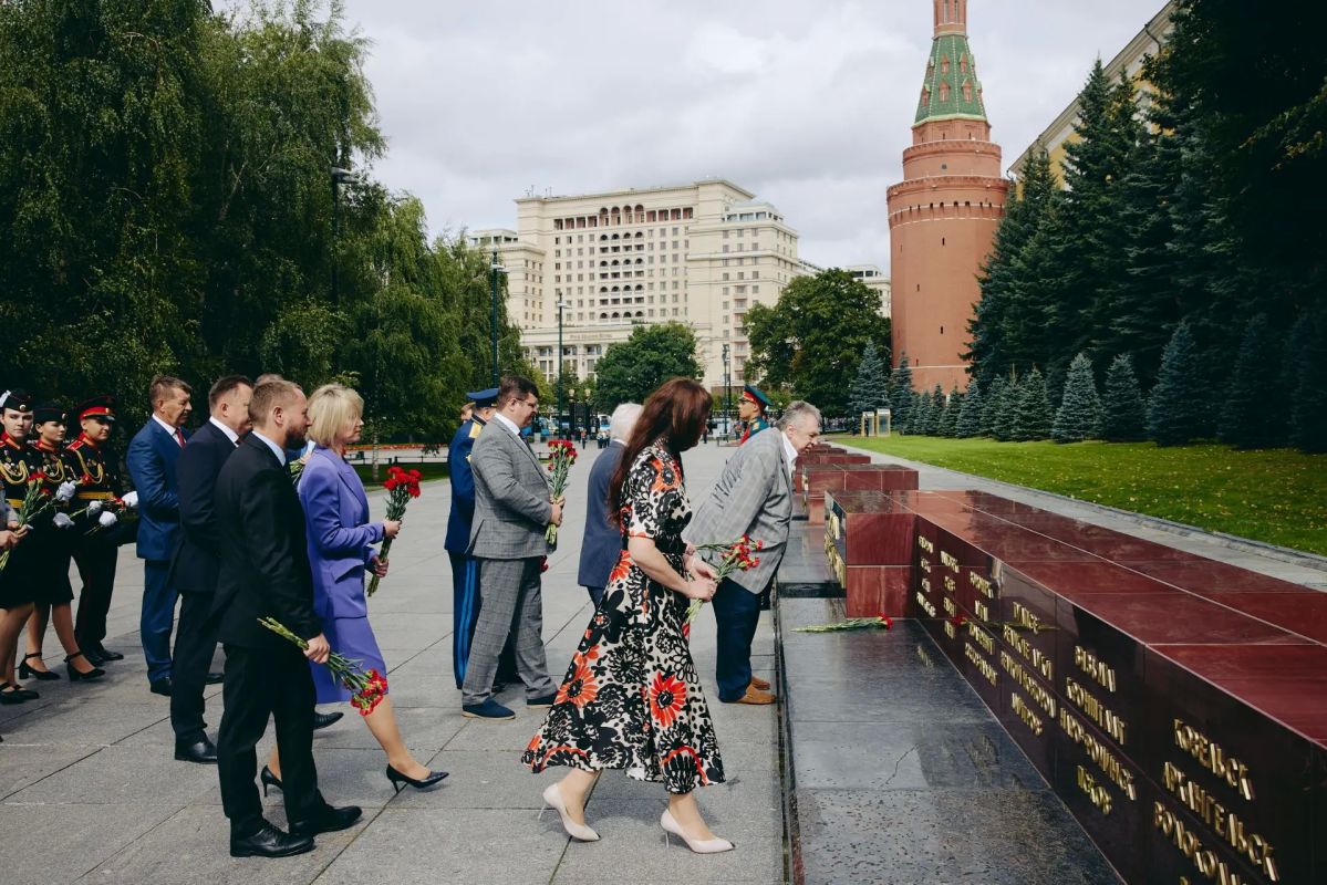 В Москве состоялись памятные мероприятия, посвященные 83-й годовщине победы советских войск в Курской битве В Москве состоялись памятные мероприятия, посвященные 83-й годовщине победы советских войск в Курской битве