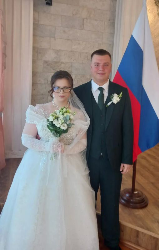 В минувшие выходные в День Государственного флага России в железногорском ЗАГСе было по-настоящему жарко! В минувшие выходные в День Государственного флага России в железногорском ЗАГСе было по-настоящему жарко!