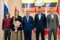 #знай_наших. Семья Колесниковых из деревни 2я Моква была награждена нагрудным знаком «За заслуги в воспитании детей»