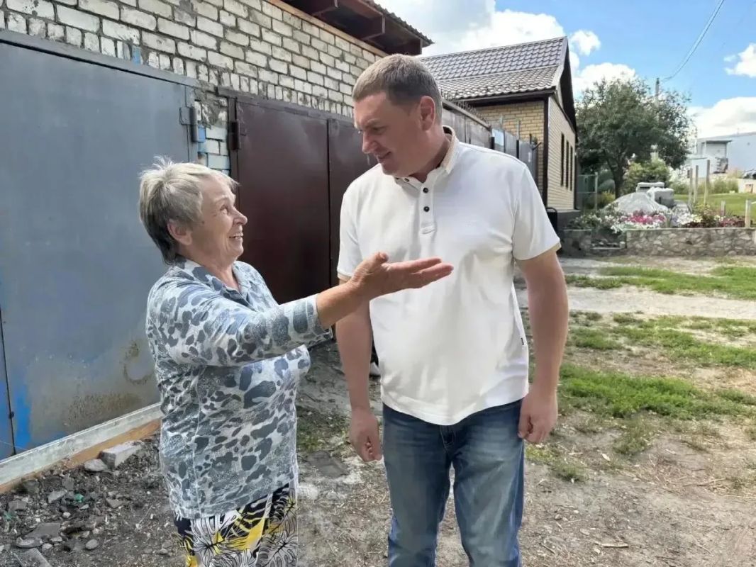 В Курске спустя 20 лет осветили четную сторону улицы Бойцов 9-й Дивизии В Курске спустя 20 лет осветили четную сторону улицы Бойцов 9-й Дивизии