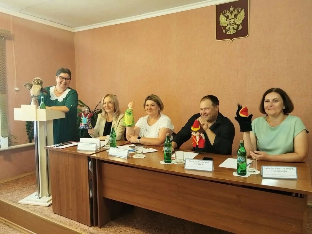 На базе Охочевского центра "Непоседы" прошел социально-психолого-медико-педагогический совет «Взаимодействие с семьями воспитанников и межведомственное социальное партнёрство как условие успешной социализации ребёнка» На базе Охочевского центра "Непоседы" прошел социально-психолого-медико-педагогический совет «Взаимодействие с семьями воспитанников и межведомственное социальное партнёрство как условие успешной социализации ребёнка»