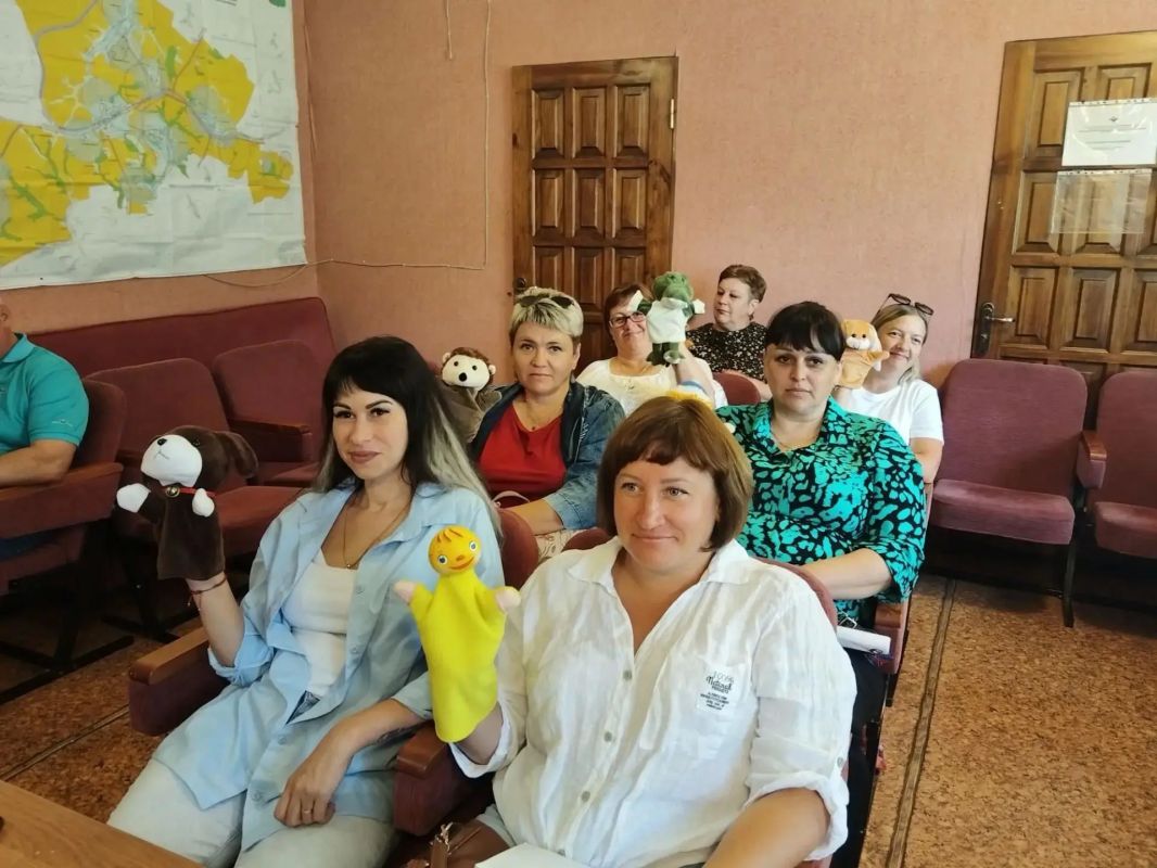 На базе Охочевского центра "Непоседы" прошел социально-психолого-медико-педагогический совет «Взаимодействие с семьями воспитанников и межведомственное социальное партнёрство как условие успешной социализации ребёнка» На базе Охочевского центра "Непоседы" прошел социально-психолого-медико-педагогический совет «Взаимодействие с семьями воспитанников и межведомственное социальное партнёрство как условие успешной социализации ребёнка»
