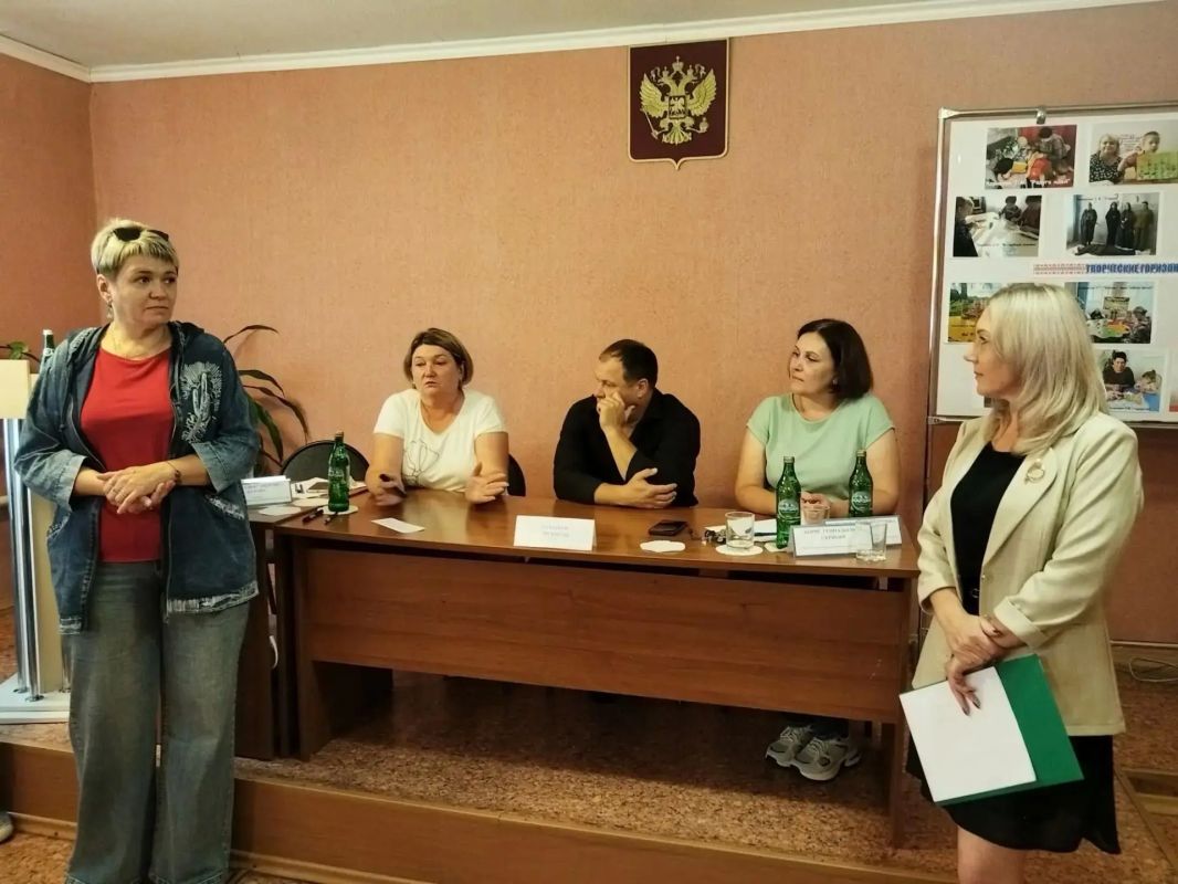 На базе Охочевского центра "Непоседы" прошел социально-психолого-медико-педагогический совет «Взаимодействие с семьями воспитанников и межведомственное социальное партнёрство как условие успешной социализации ребёнка» На базе Охочевского центра "Непоседы" прошел социально-психолого-медико-педагогический совет «Взаимодействие с семьями воспитанников и межведомственное социальное партнёрство как условие успешной социализации ребёнка»