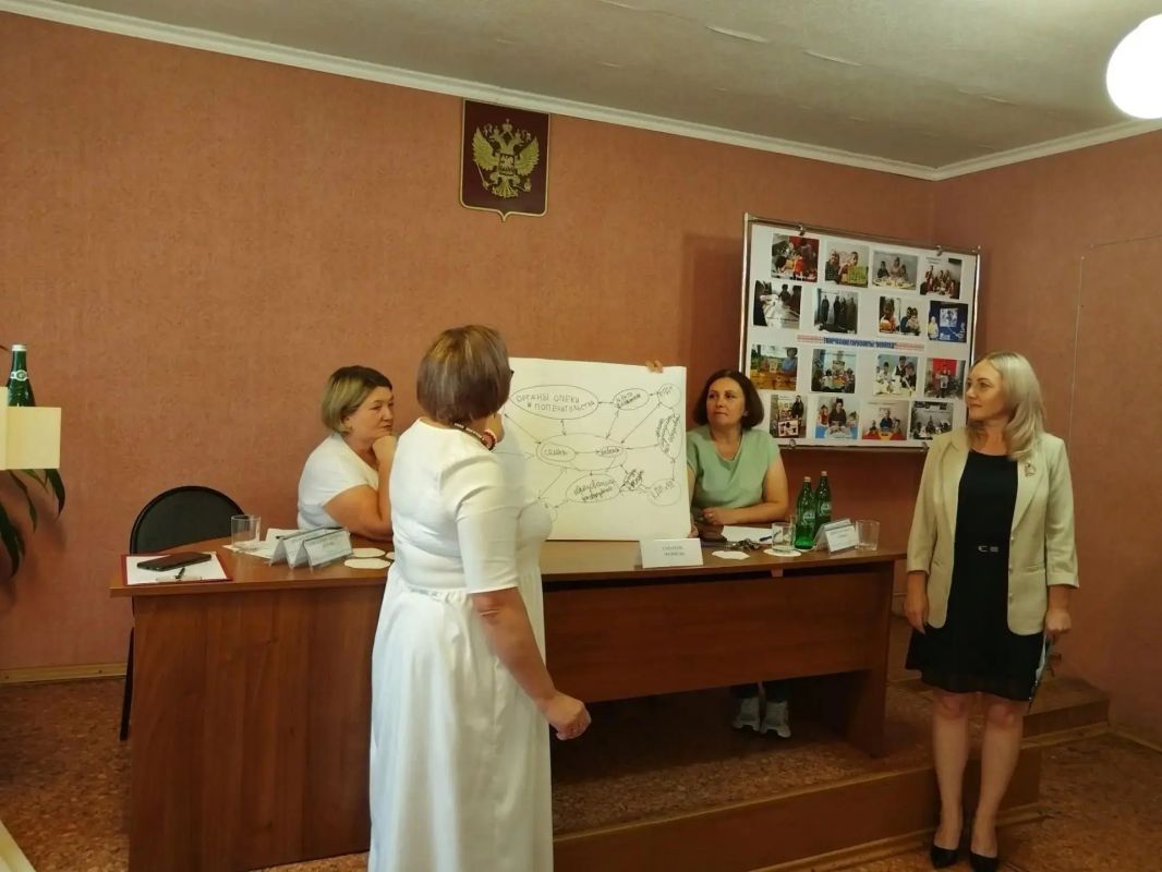На базе Охочевского центра "Непоседы" прошел социально-психолого-медико-педагогический совет «Взаимодействие с семьями воспитанников и межведомственное социальное партнёрство как условие успешной социализации ребёнка» На базе Охочевского центра "Непоседы" прошел социально-психолого-медико-педагогический совет «Взаимодействие с семьями воспитанников и межведомственное социальное партнёрство как условие успешной социализации ребёнка»