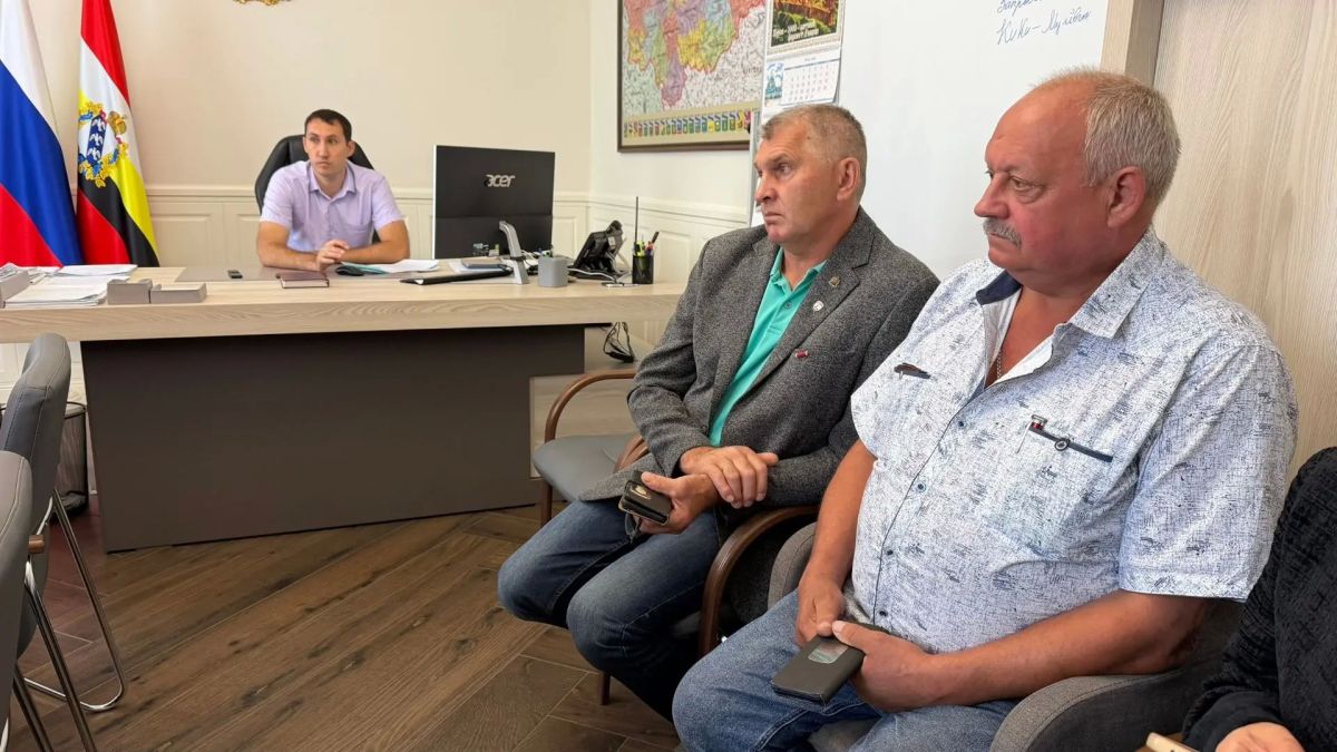 В Доме Советов прошло очередное заседание рабочей группы по дистанционному обследованию жилых домов в приграничье с использованием видеоматериалов Минобороны РФ. В ее состав входят заместитель губернатора Курской области... В Доме Советов прошло очередное заседание рабочей группы по дистанционному обследованию жилых домов в приграничье с использованием видеоматериалов Минобороны РФ. В ее состав входят заместитель губернатора Курской области...
