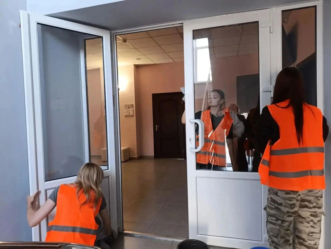 На летних каникулах 170 юных курян работают в трудовых бригадах городских школ На летних каникулах 170 юных курян работают в трудовых бригадах городских школ