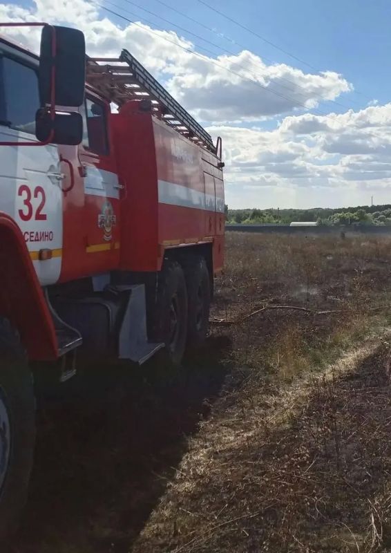 Огнеборцы ПЧ Курского района на тушении сухой травы