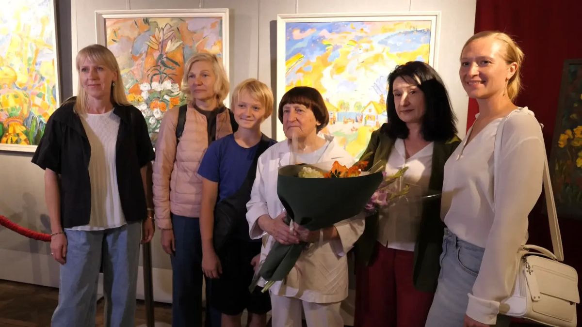 В Курском краеведческом музее открылась выставка картин художницы Веры Прониной В Курском краеведческом музее открылась выставка картин художницы Веры Прониной