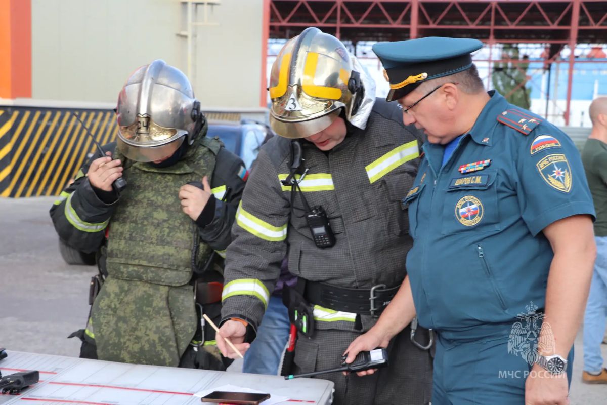 Экзамен на прочность: в Курске прошли пожарно-тактические учения Экзамен на прочность: в Курске прошли пожарно-тактические учения