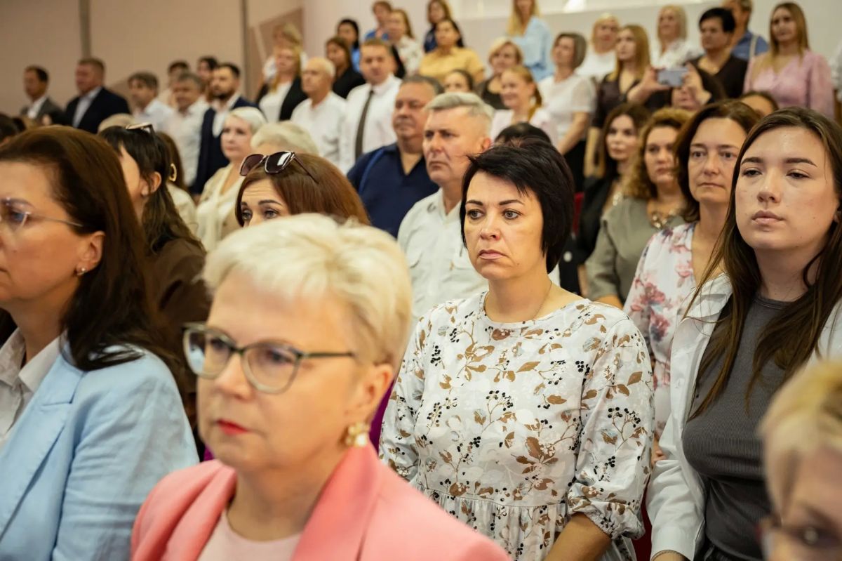 В школе №62 прошло августовское совещание педагогов Курска В школе №62 прошло августовское совещание педагогов Курска