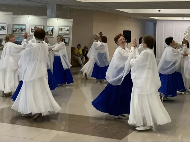 В рамках грантового проекта артрезиденции «СветЛица» состоялось открытие художественной выставки «Жизнь наша в красках» В рамках грантового проекта артрезиденции «СветЛица» состоялось открытие художественной выставки «Жизнь наша в красках»