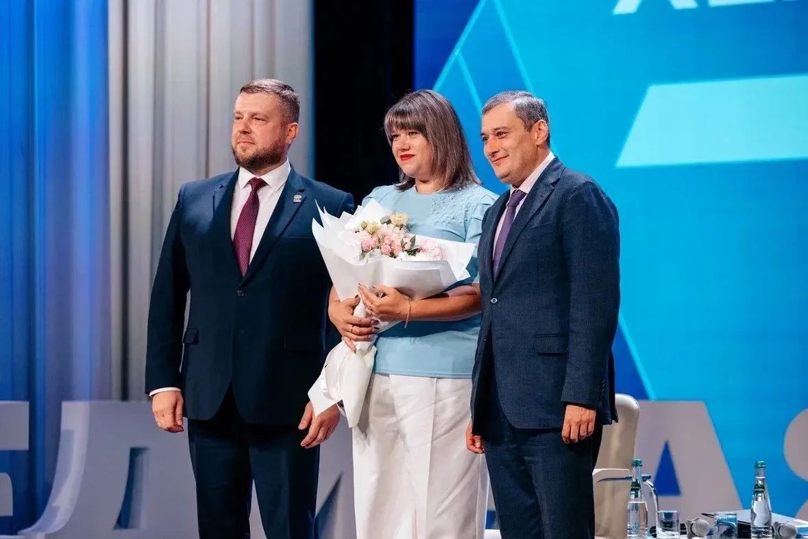 Около 3 тысяч предложений курян вошли в предвыборную программу «Единой России» Около 3 тысяч предложений курян вошли в предвыборную программу «Единой России»