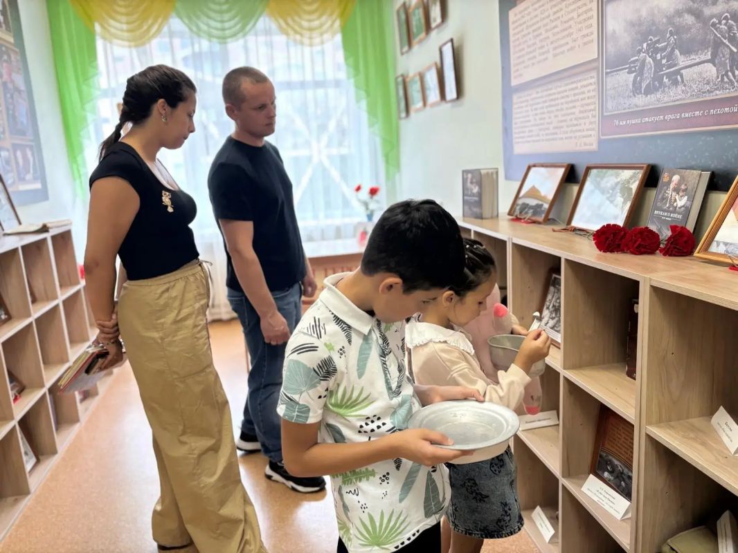Зале Славы Петра Алексеевича Михина, действующего на базе культурного центра семейного чтения и досуга им