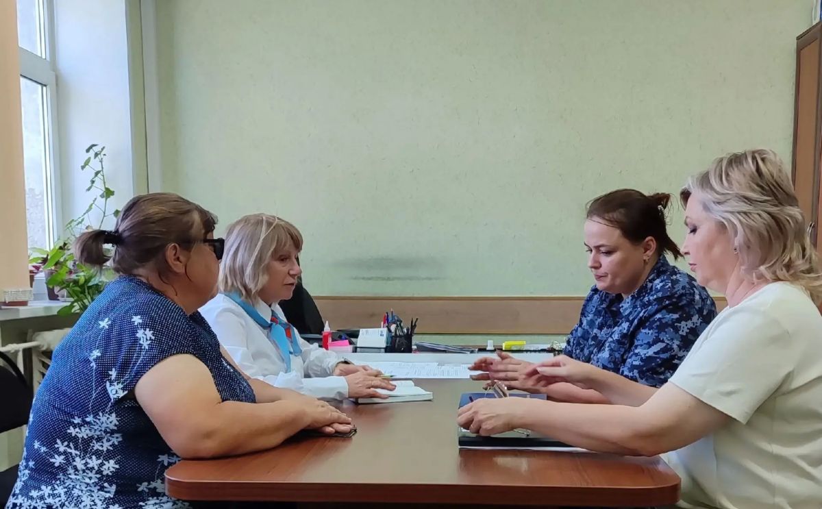 В Дмитриевском районе обсудили новые возможности трудоустройства для граждан, состоящих на учёте в УИИ