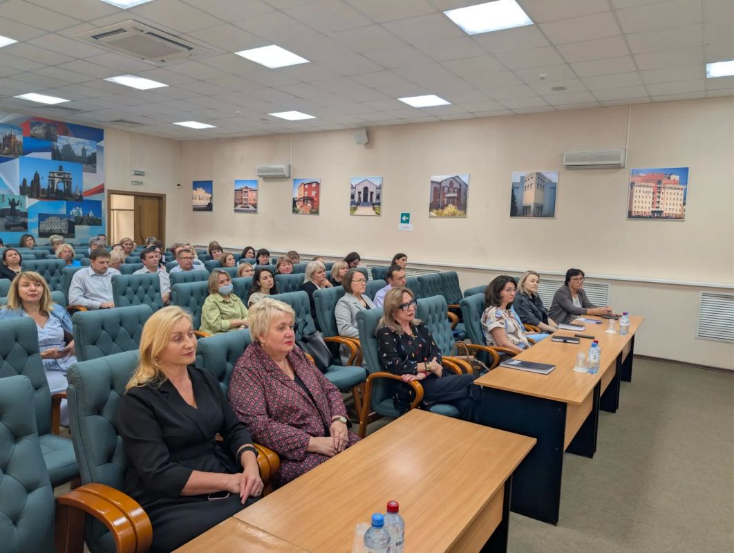 В УФК по Курской области состоялась лекция о цифровом рубле с участием Центробанка, Общественной палаты и представителей малого бизнеса В УФК по Курской области состоялась лекция о цифровом рубле с участием Центробанка, Общественной палаты и представителей малого бизнеса