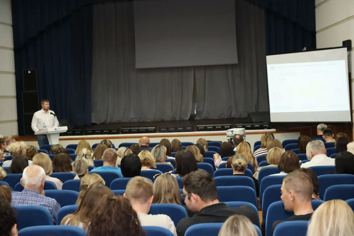 Сегодня Председатель ИККО встретился с коллективами Курскэнерго и Почты России Сегодня Председатель ИККО встретился с коллективами Курскэнерго и Почты России