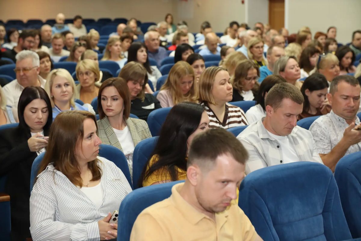 Сегодня Председатель ИККО встретился с коллективами Курскэнерго и Почты России Сегодня Председатель ИККО встретился с коллективами Курскэнерго и Почты России