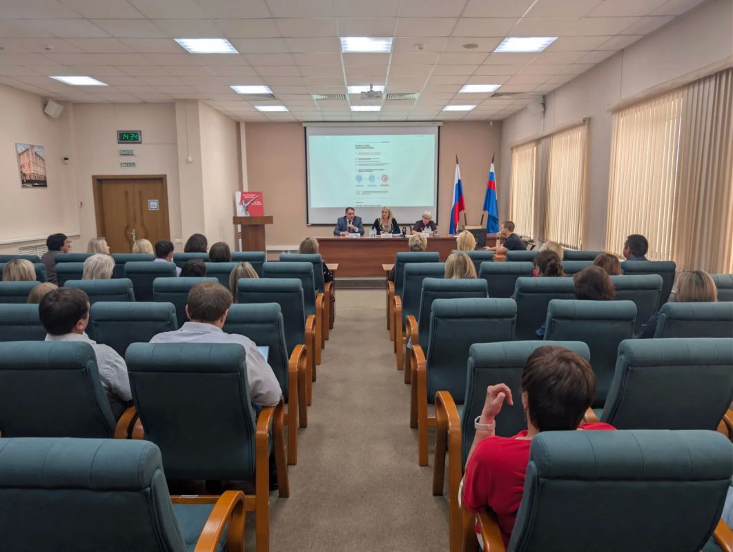 В УФК по Курской области состоялась лекция о цифровом рубле с участием Центробанка, Общественной палаты и представителей малого бизнеса В УФК по Курской области состоялась лекция о цифровом рубле с участием Центробанка, Общественной палаты и представителей малого бизнеса