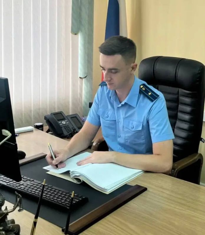 Прокурор Мантуровского района проверил качество работ по благоустройству общественного пространства вблизи участка реки Сейм Прокурор Мантуровского района проверил качество работ по благоустройству общественного пространства вблизи участка реки Сейм