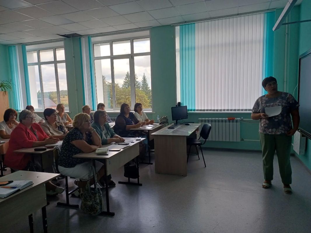 На базе ФСОШ N2 прошла августовская секция учителей математики "Актуальные направления повышения качества математического образования" На базе ФСОШ N2 прошла августовская секция учителей математики "Актуальные направления повышения качества математического образования"
