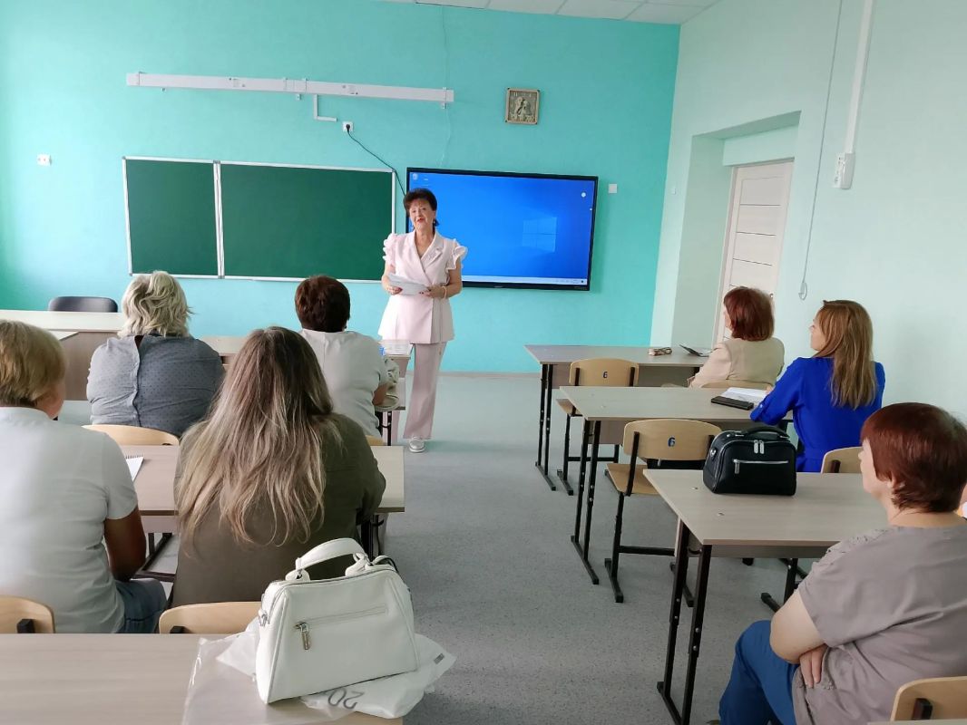 На базе ФСОШ N2 прошла августовская секция учителей иностранного языка "Организация учебно-воспитательного процесса коллективом РМО в новом учебном году На базе ФСОШ N2 прошла августовская секция учителей иностранного языка "Организация учебно-воспитательного процесса коллективом РМО в новом учебном году