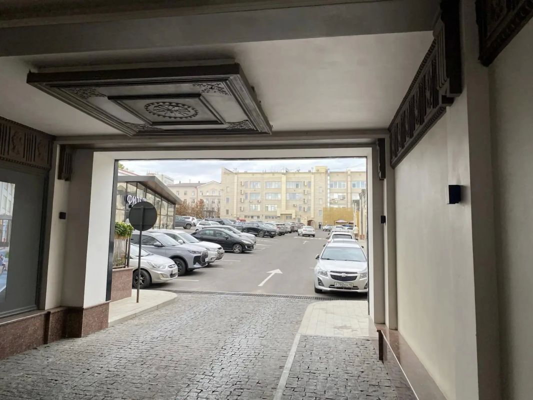 В Курске взлетели цены на парковке во дворе ЦУМа В Курске взлетели цены на парковке во дворе ЦУМа