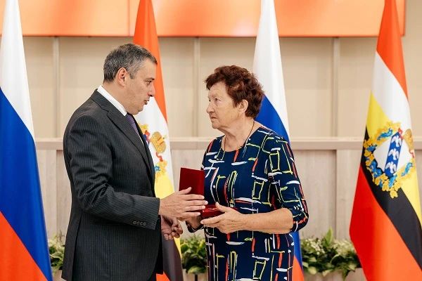 В Курске семье погибшего росгвардейца передали Орден Мужества В Курске семье погибшего росгвардейца передали Орден Мужества