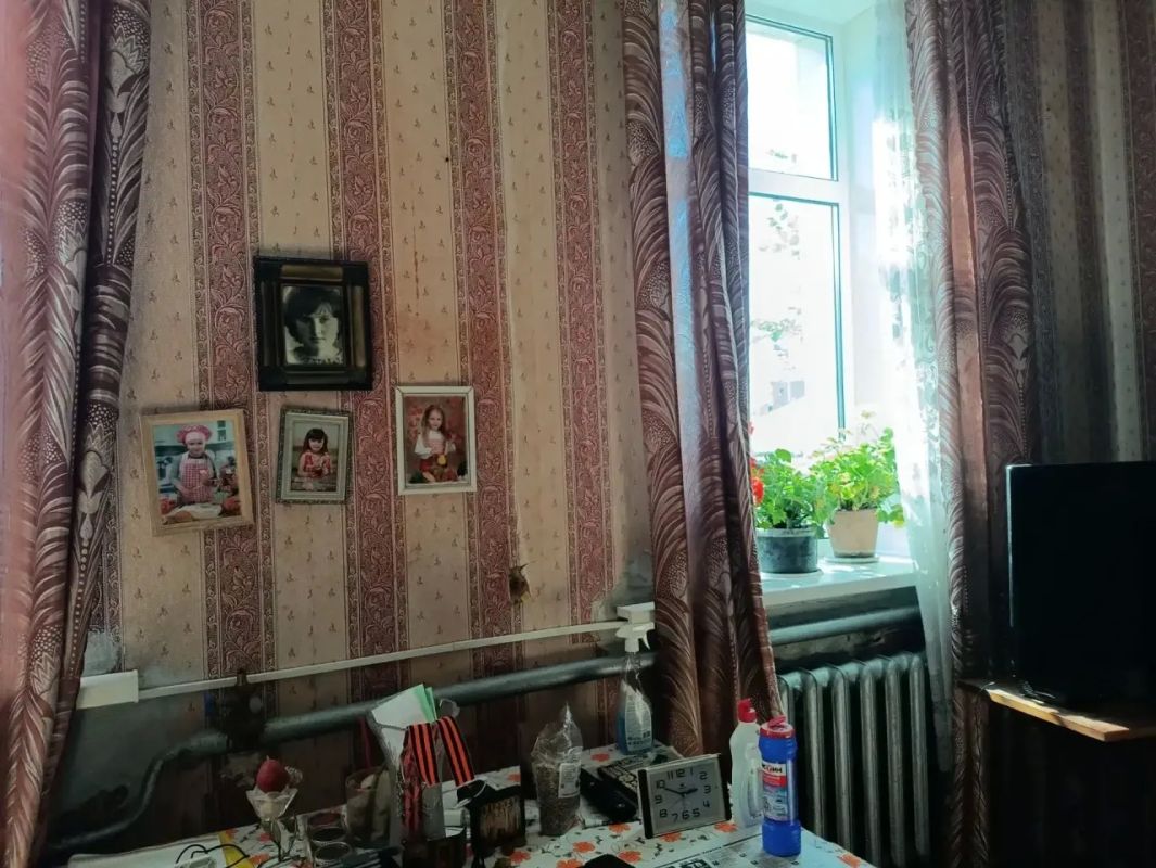Игорь Кастюкевич: Курская область. Субботнее утро волонтеры лагеря Единой России «Курский рубеж» проводят за генеральной уборкой Игорь Кастюкевич: Курская область. Субботнее утро волонтеры лагеря Единой России «Курский рубеж» проводят за генеральной уборкой