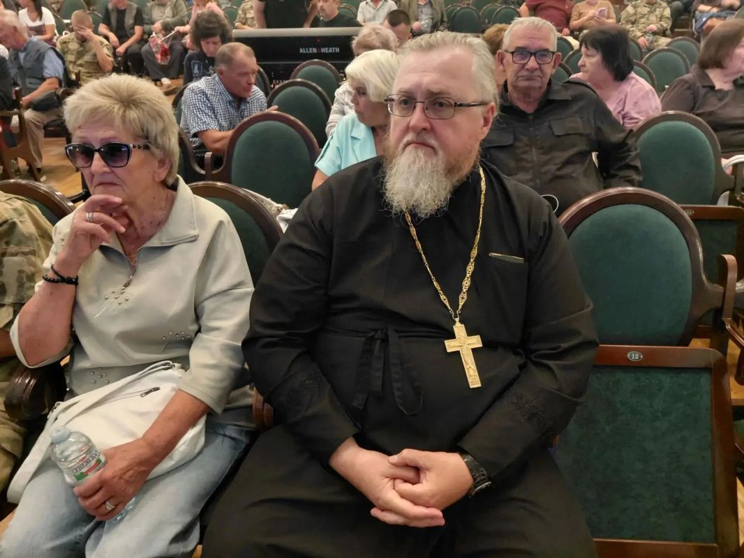 Александр Хинштейн встретился с жителями курского приграничья Александр Хинштейн встретился с жителями курского приграничья