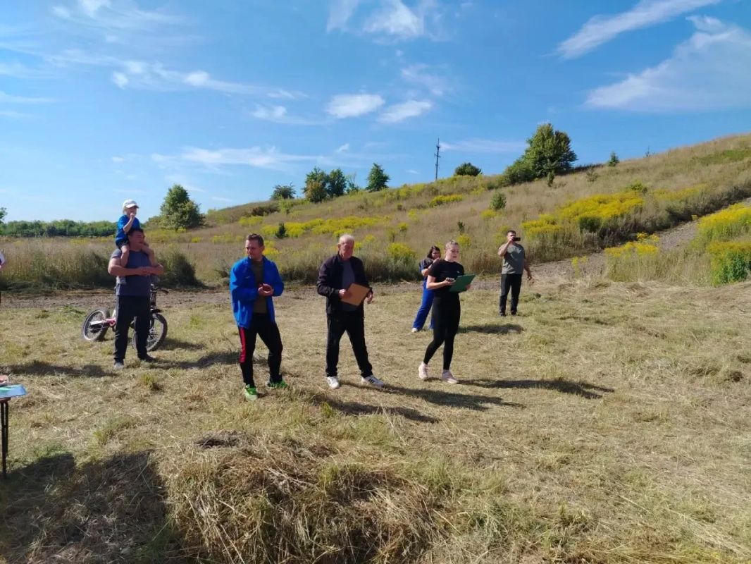 Сегодня в Слободском логу прошли соревнования по бегу с препятствиями, организованные Администрацией Льговского района, посвященные Дню Воинской славы - годовщине победы в Курской битве Сегодня в Слободском логу прошли соревнования по бегу с препятствиями, организованные Администрацией Льговского района, посвященные Дню Воинской славы - годовщине победы в Курской битве