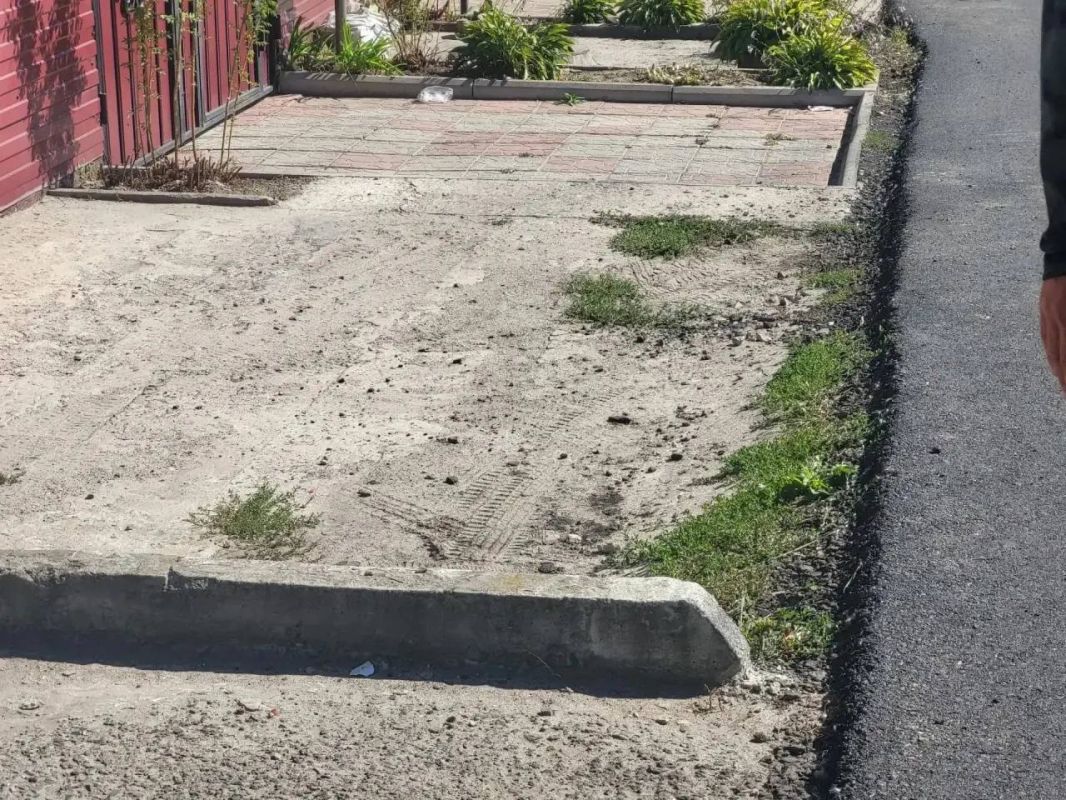 На отремонтированной дороге в 4-м Косиновском переулке устранят недочеты На отремонтированной дороге в 4-м Косиновском переулке устранят недочеты