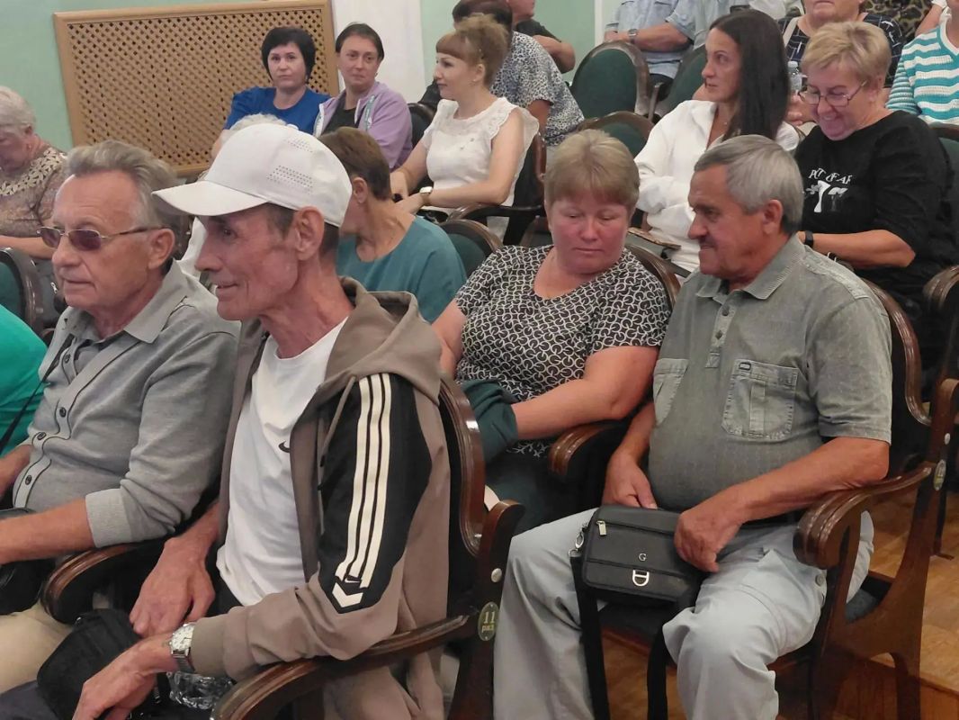 Александр Хинштейн встретился с жителями курского приграничья Александр Хинштейн встретился с жителями курского приграничья