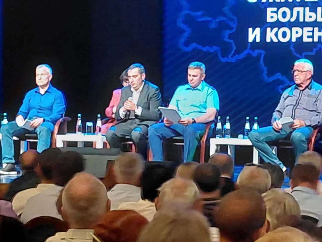 Александр Хинштейн встретился с жителями курского приграничья Александр Хинштейн встретился с жителями курского приграничья