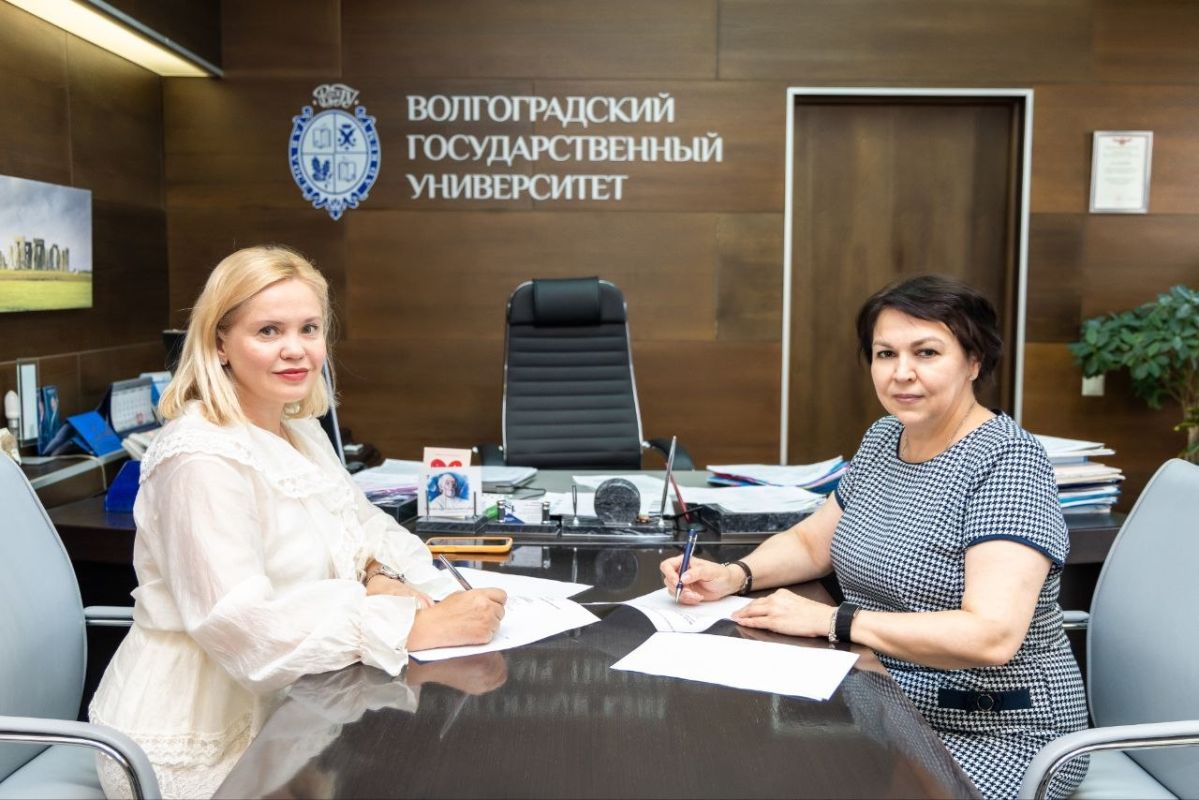 Екатерина Харченко: Всегда с интересом изучаю опыт развития вузов нашей страны и на этой неделе посетила Волгоградский государственный университет Екатерина Харченко: Всегда с интересом изучаю опыт развития вузов нашей страны и на этой неделе посетила Волгоградский государственный университет