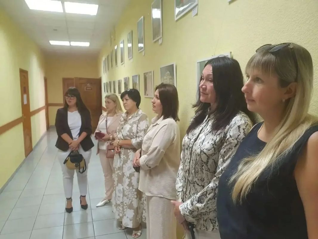 В здании администрации Железнодорожного округа состоялась презентация тематической фотовыставки «О том, что было, не забудем…», посвященной 83-й годовщине победы в Курской битве В здании администрации Железнодорожного округа состоялась презентация тематической фотовыставки «О том, что было, не забудем…», посвященной 83-й годовщине победы в Курской битве