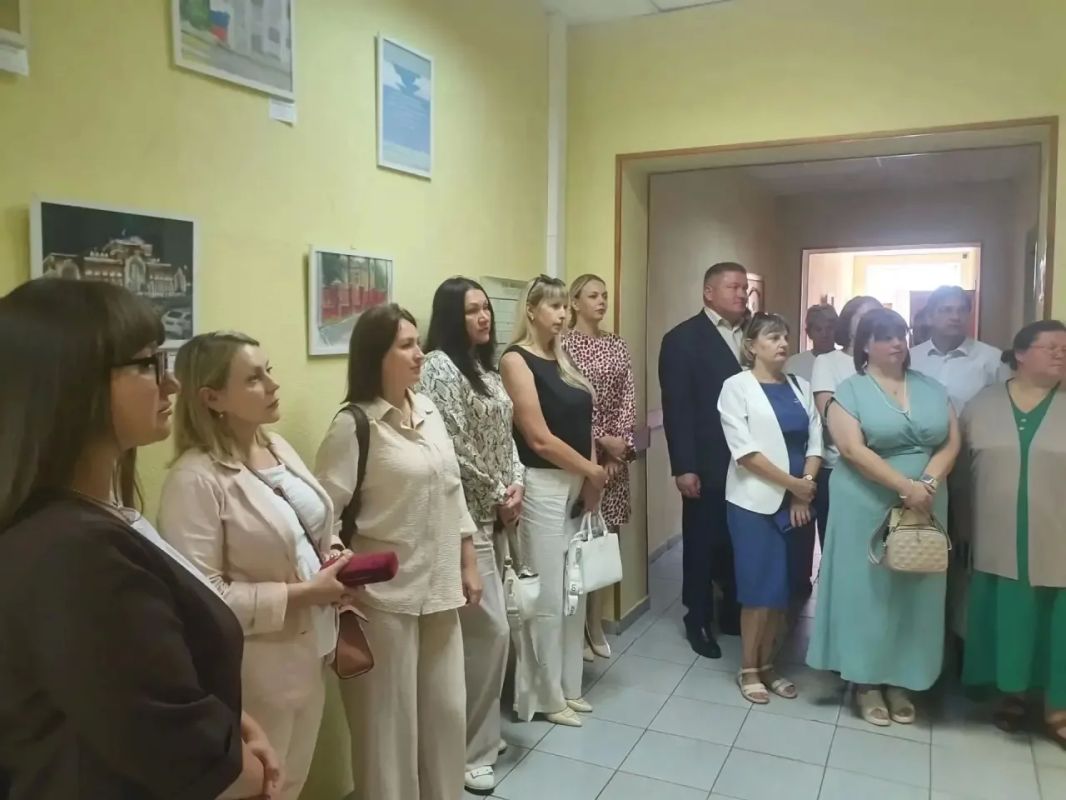 В здании администрации Железнодорожного округа состоялась презентация тематической фотовыставки «О том, что было, не забудем…», посвященной 83-й годовщине победы в Курской битве В здании администрации Железнодорожного округа состоялась презентация тематической фотовыставки «О том, что было, не забудем…», посвященной 83-й годовщине победы в Курской битве