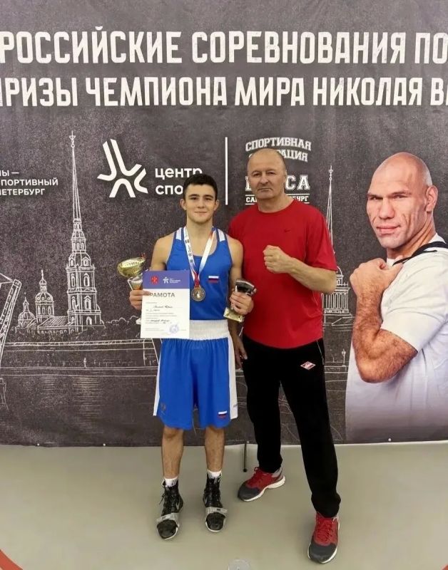 Курянин одержал несколько побед на Всероссийском турнире по боксу Курянин одержал несколько побед на Всероссийском турнире по боксу