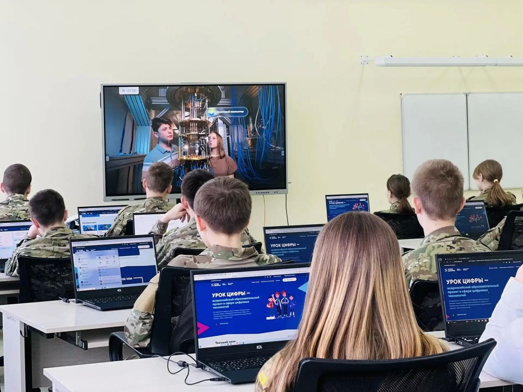 Благодаря содействию национального проекта «Экономика данных и цифровая трансформация государства» Минцифры Курской области продолжает системную работу со школами региона Благодаря содействию национального проекта «Экономика данных и цифровая трансформация государства» Минцифры Курской области продолжает системную работу со школами региона