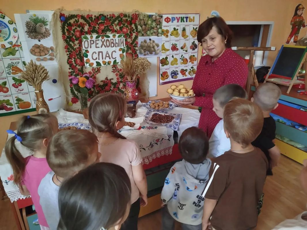 Воспитанники старшей группы детского сада №1 «Солнышко» провели тематический день, посвященный одному из важнейших праздников августа — Ореховому (Хлебному) Спасу Воспитанники старшей группы детского сада №1 «Солнышко» провели тематический день, посвященный одному из важнейших праздников августа — Ореховому (Хлебному) Спасу