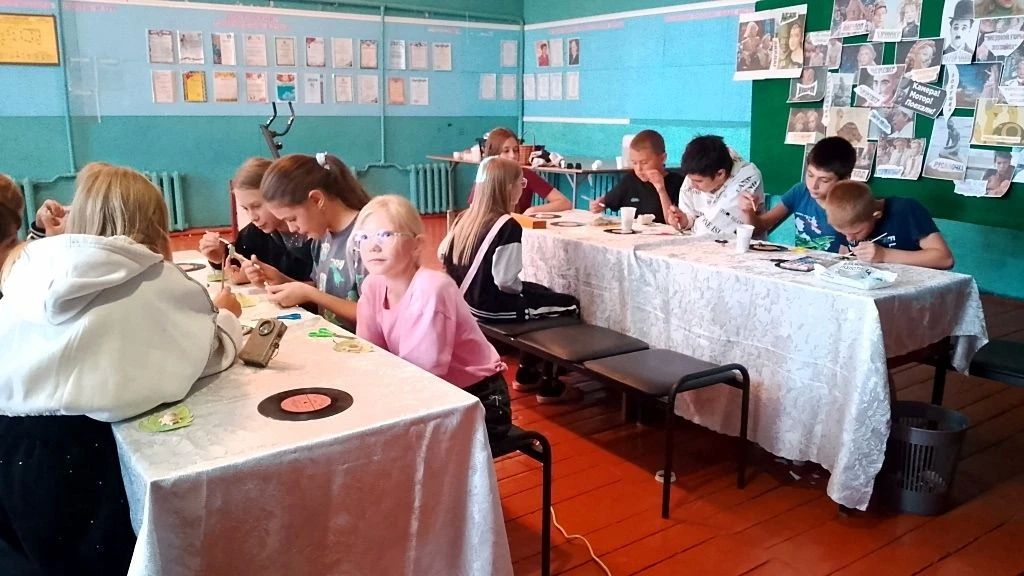 ДЕНЬ КИНО прошёл сегодня в Ржавском СДК в виде творческого путешествия ДЕНЬ КИНО прошёл сегодня в Ржавском СДК в виде творческого путешествия