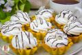 Нежные песочные корзиночки с повидлом и кремом