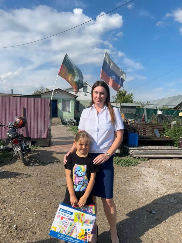 В День знаний прокуроры поздравили не только школьников на торжественных мероприятиях, но и первоклассников из многодетных семей В День знаний прокуроры поздравили не только школьников на торжественных мероприятиях, но и первоклассников из многодетных семей