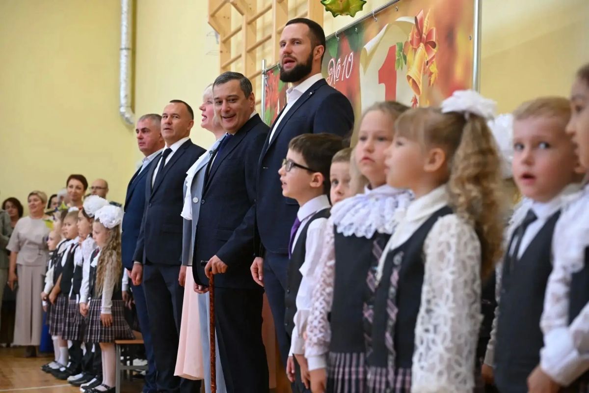 Александр Хинштейн поздравил курских школьников с Днем знаний Александр Хинштейн поздравил курских школьников с Днем знаний