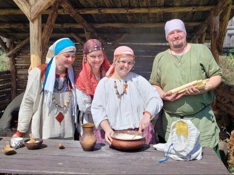 Коллектив молодёжного центра «Комсомолец» говорит громкое СПАСИБО нашему народному клубу исторической реконструкции "Русь"! Коллектив молодёжного центра «Комсомолец» говорит громкое СПАСИБО нашему народному клубу исторической реконструкции "Русь"!