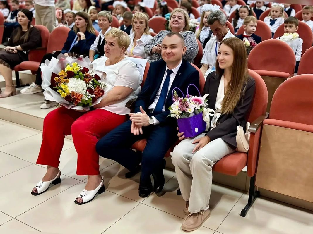 В школе №60 для курских первоклассников прозвенел первый звонок В школе №60 для курских первоклассников прозвенел первый звонок