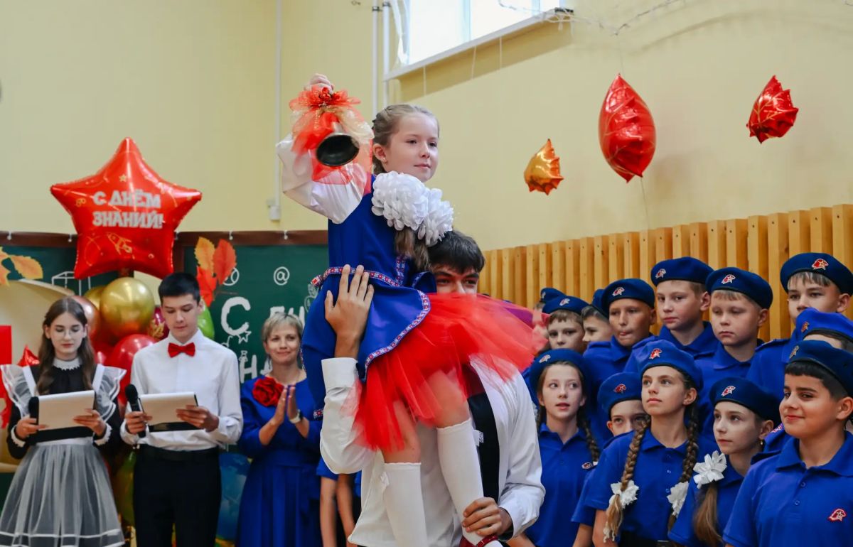 В День знаний в Курской области прошли торжественные линейки В День знаний в Курской области прошли торжественные линейки